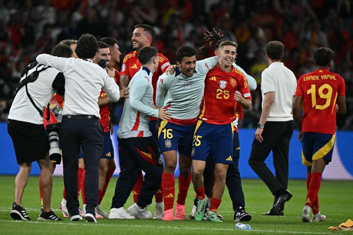 Tremendo enfado de Bellingham, feo gesto de Carvajal a Saka y la celebración de España en la Eurocopa 2024