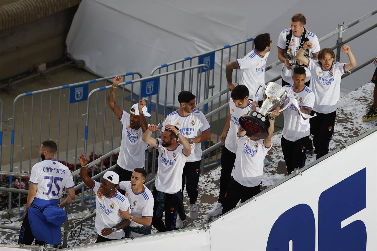 Espectacular fiesta: Real Madrid festejó en Cibeles con la afición su título 35 de la Liga de España