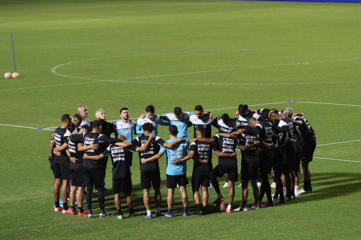 Honduras entrena en Tegucigalpa y viajará sin cuatro legionarios ¿Cuántos millones es la inversión en los vuelos chárter?