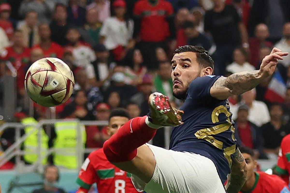 El tremendo gesto de Mbappé, Hakimi y Ziyech destrozados; el que fue sacado del estadio y el festejo del presidente de Francia