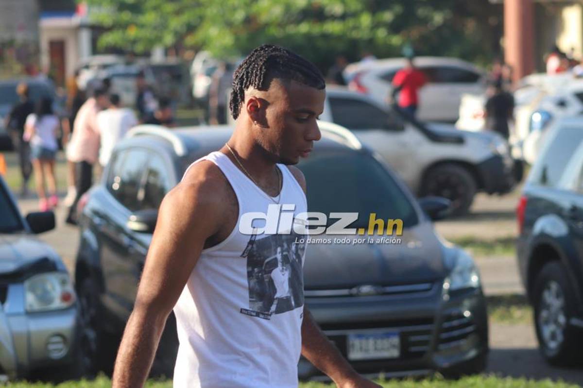 ¡Looks y el lujoso regalo de Romell Quioto a su mamá! Las imágenes del partido benéfico en el complejo Wilson Palacios