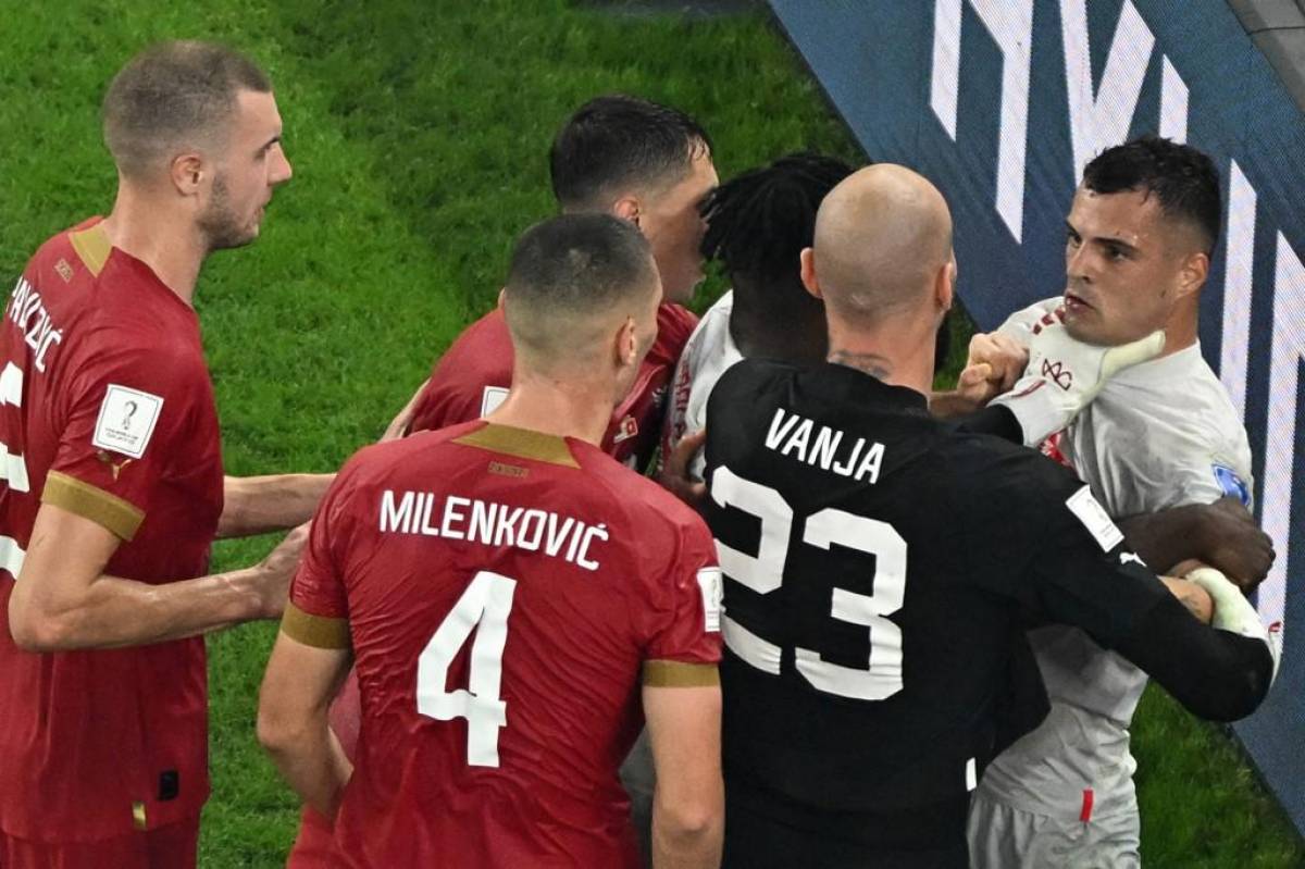 La bronca de Cavani con la máquina del VAR, metió gol, pero se fue expulsado y el feo gesto de Vlahovic en el cierre de grupos de Qatar 2022