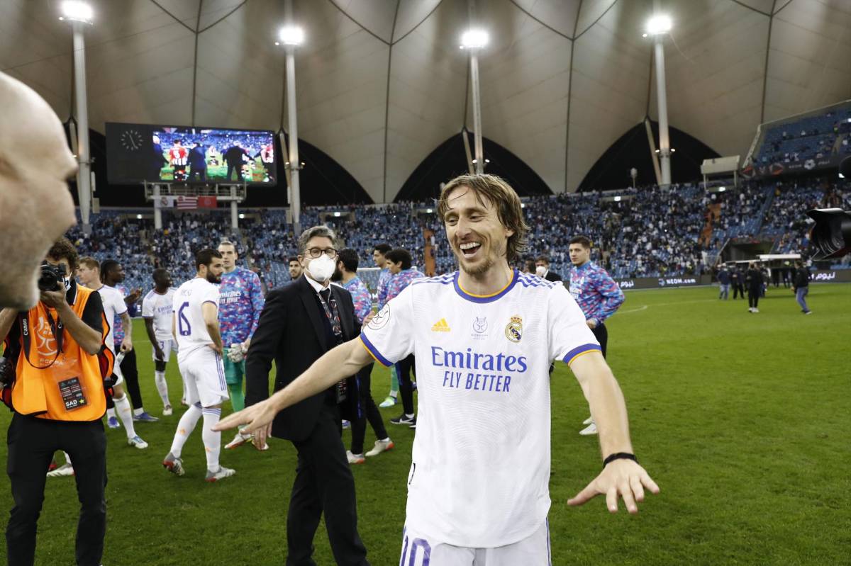 El ‘jeque’ Florentino Pérez, los polémicos penales y la celebración del Real Madrid tras conseguir la Supercopa de España