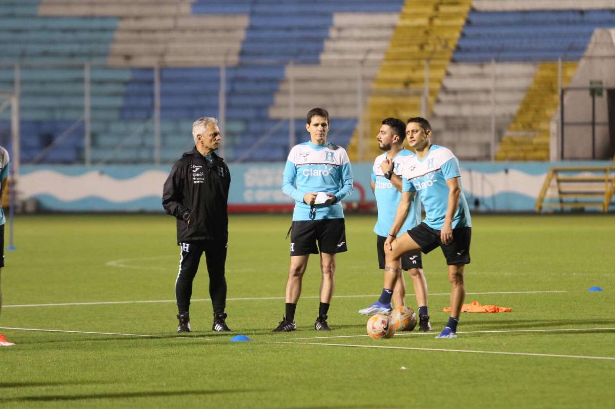 Honduras entrena en Tegucigalpa y viajará sin cuatro legionarios ¿Cuántos millones es la inversión en los vuelos chárter?