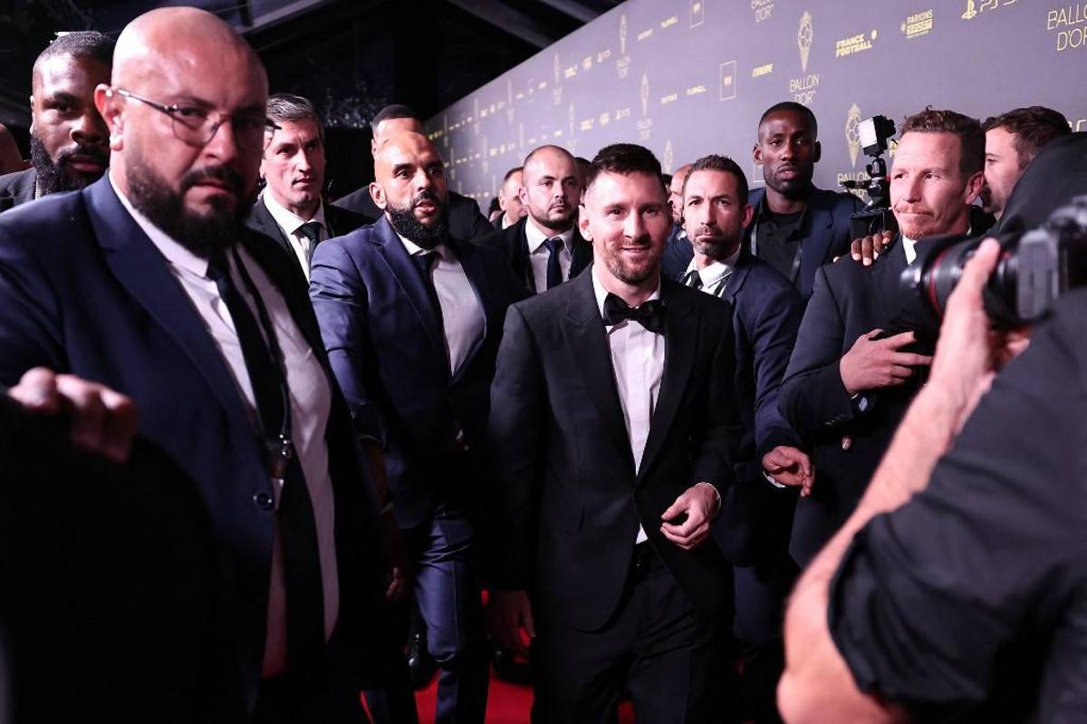 NO SE VIO EN TV del Balón de Oro: el inseparable amigo de Messi, mensaje de David Suazo a Leo y el momento oscuro