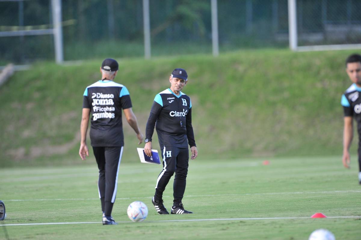 FOTOS: Rueda se olvida de Quioto y pone a trabajar a los legionarios de Honduras; ‘invitados’ en el entreno