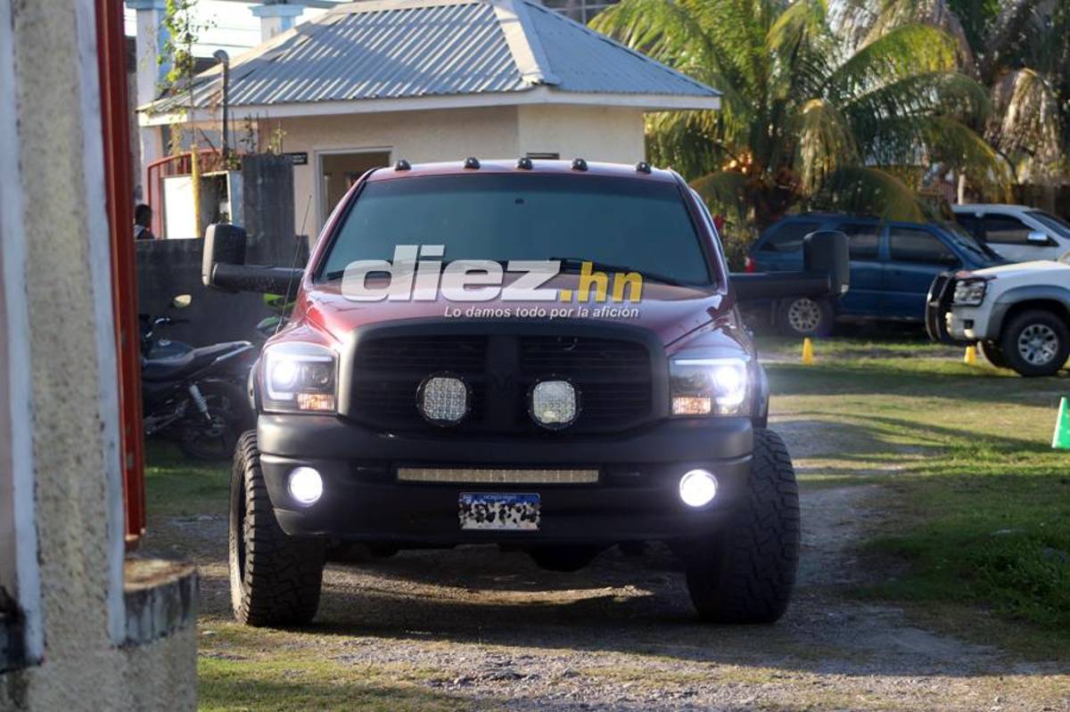 ¡Looks y el lujoso regalo de Romell Quioto a su mamá! Las imágenes del partido benéfico en el complejo Wilson Palacios