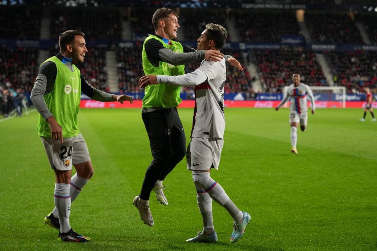 FOTOS: ¿Qué le dijo al árbitro? Piqué termina de la peor forma su carrera, feo gesto de Lewandowski y éxtasis de Xavi en la remontada de Barcelona