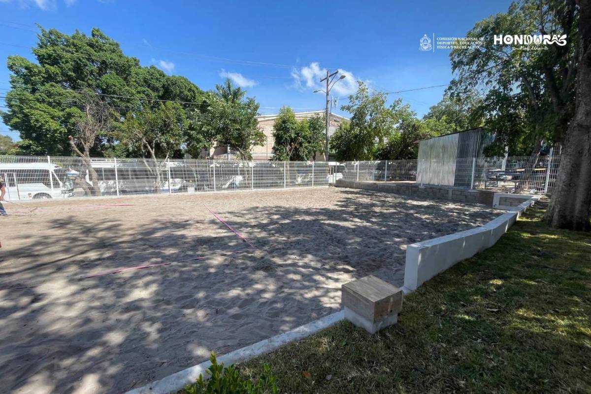 Villa Olímpica luce renovada: CONDEPOR mejora cancha de voleibol de playa