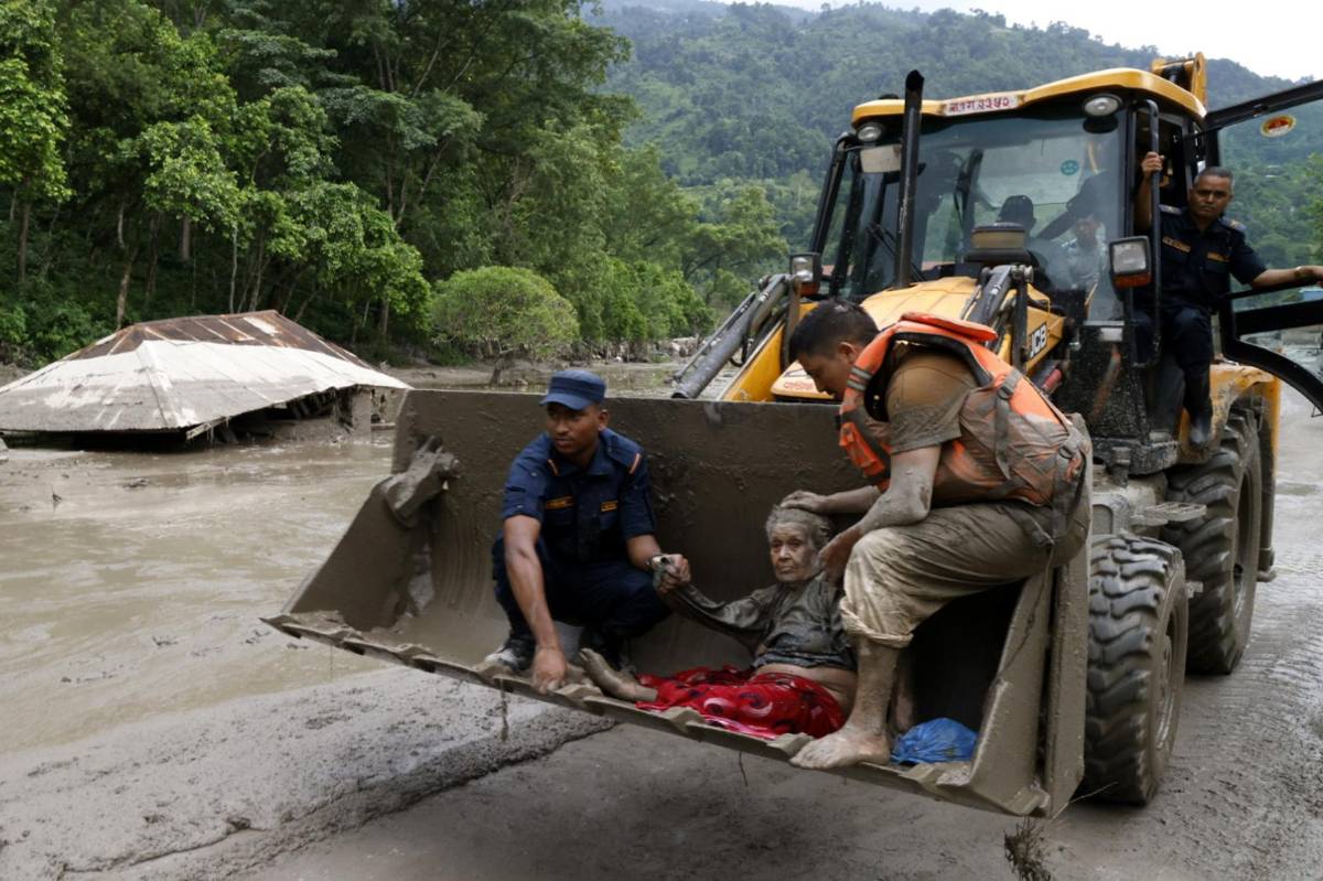 Así quedó Nepal tras terrible inundación: 55 muertos y cientos de desaparecidos