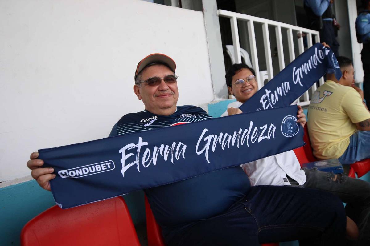 Motagua fue recibido a lo grande, la Copa estuvo a disposición de los aficionados y las novias no se pierden el show ¿Qué tomó Agustín Auzmendi?