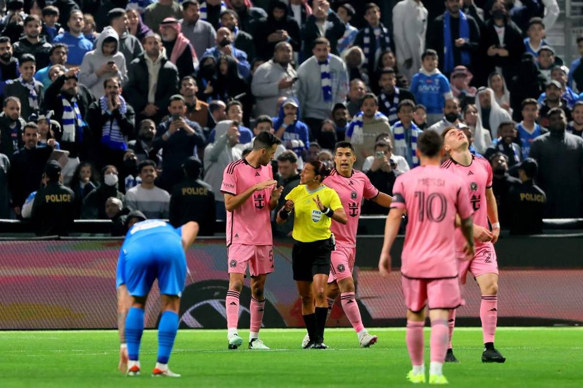 El gesto de Messi con David Ruiz tras su golazo, la bronca de Luis Suárez y la ‘aparición’ de Cristiano Ronaldo