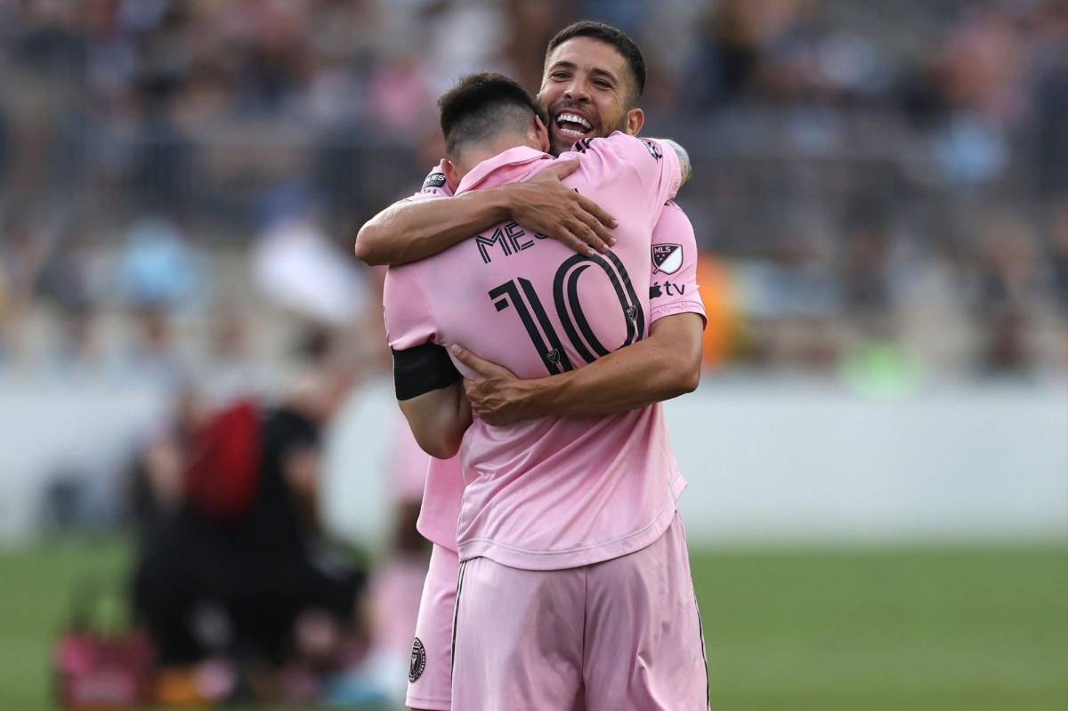 Las históricas fotos del hondureño David Ruiz celebrando junto a Messi, Alba y Busquets en Inter Miami