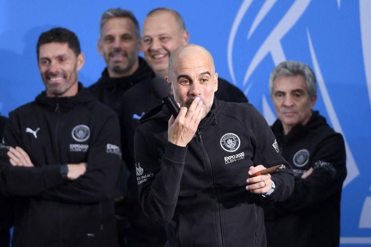 Fiestón en el Manchester City: Guardiola fumándose puros, descontrol de los aficionados y el que confundió a Erling Haaland