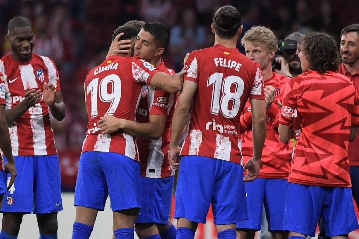 Pasillo y lágrimas en el Atlético: así fue la dura despedida de Luis Suárez y Héctor Herrera en el Wanda Metropolitano