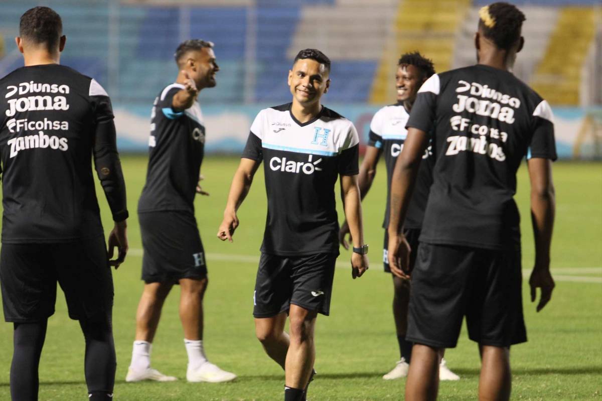 Honduras entrena en Tegucigalpa y viajará sin cuatro legionarios ¿Cuántos millones es la inversión en los vuelos chárter?