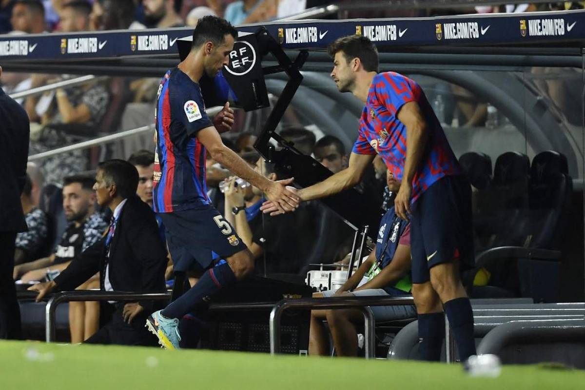 El gesto de Lewandowski tras terminar el partido y codazo de Busquets a Falcao; así fue el penal que pidió todo el Barcelona