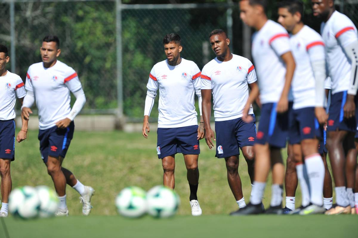 Patón Mejía llegó a despedirse: Así fue el entrenamiento del Olimpia sin una de sus figuras, ¿Qué hizo Troglio?