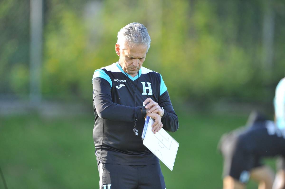 FOTOS: Rueda se olvida de Quioto y pone a trabajar a los legionarios de Honduras; ‘invitados’ en el entreno