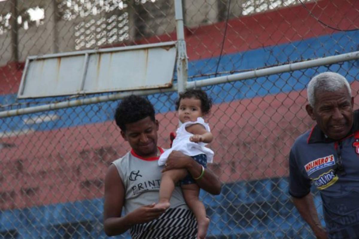 La bella hermana de Elder Torres y la sorpresota que recibió en el entreno del Vida