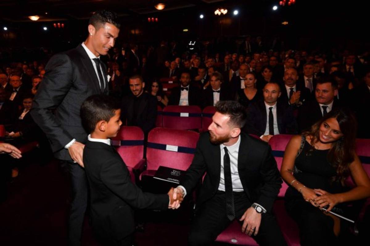 LO QUE NO SE VIO POR TV: ¡La cara de Messi cuando Cristiano fue elegido el 'The Best' de la FIFA!