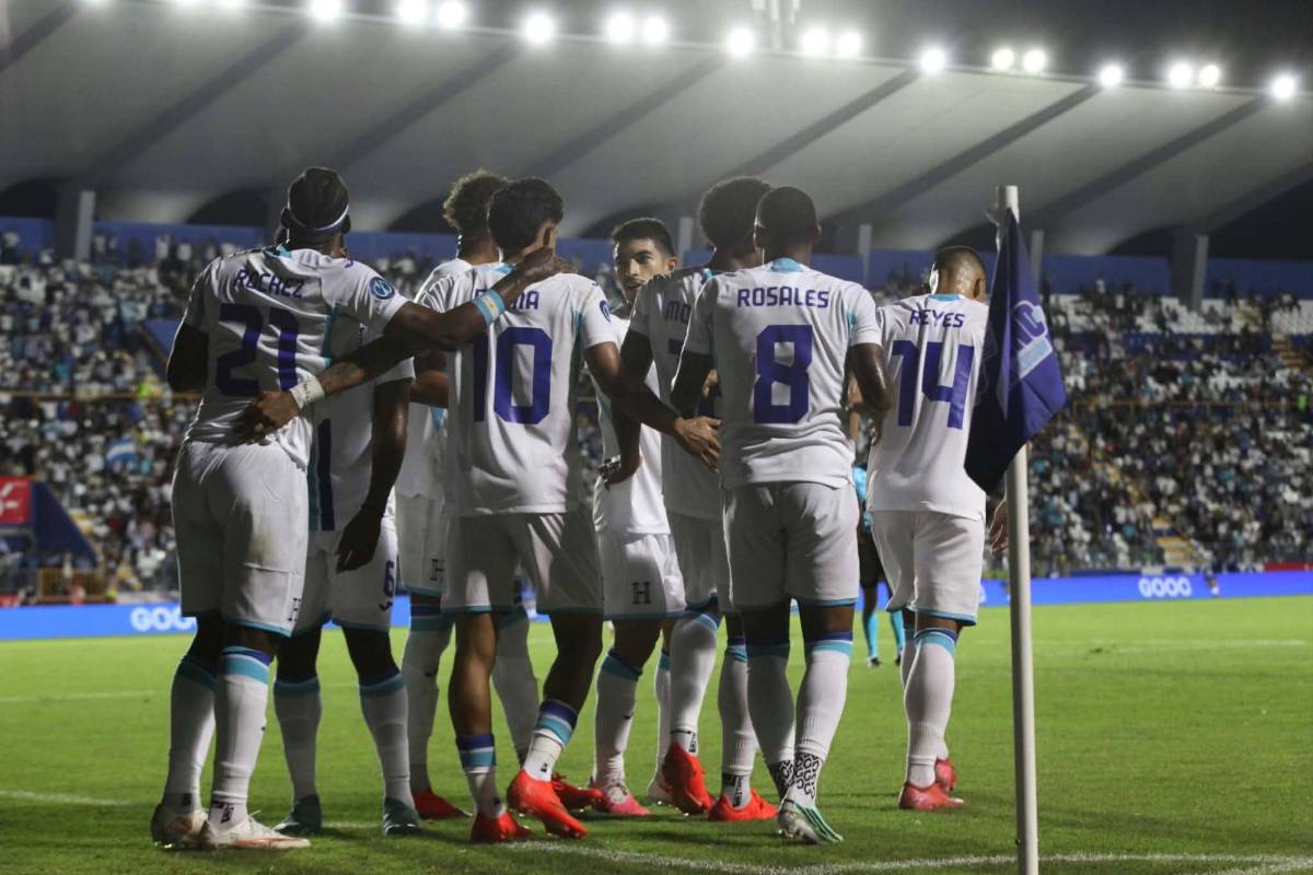 Lágrimas de Dereck, tristeza de Keyrol y leyenda vio a Honduras caer ante Surinam