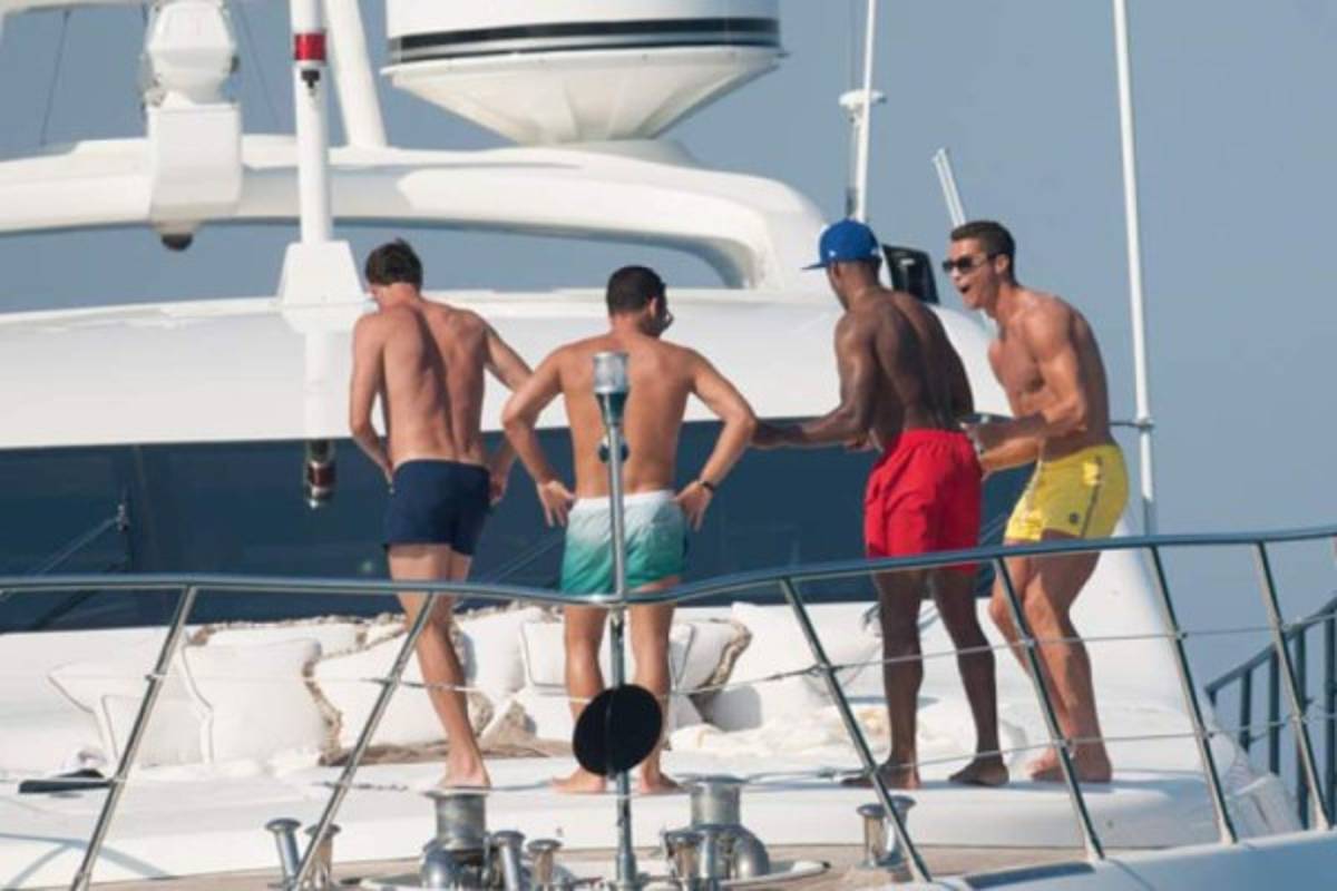 Las excéntricas vacaciones de Cristiano Ronaldo y sus amigos