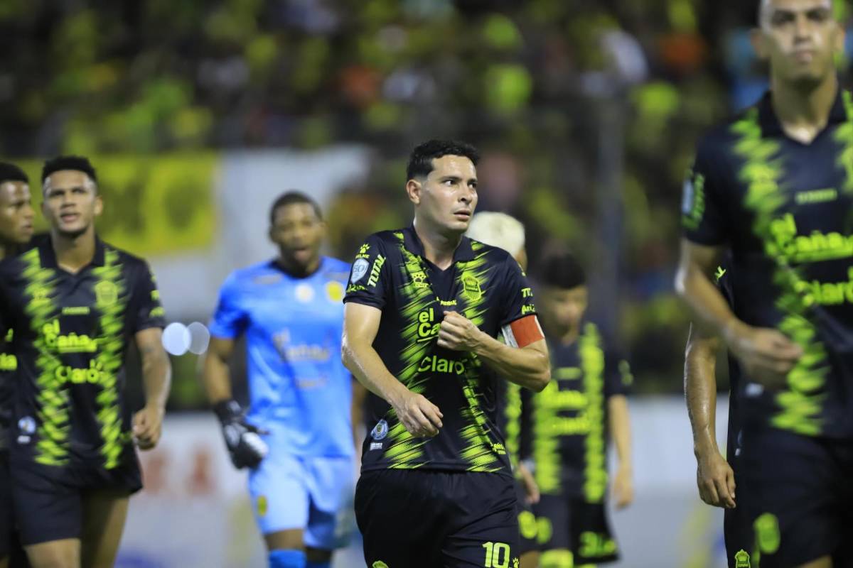 ¿Se metió una chica al partido? Las lágrimas de Edwin Rodríguez, el júbilo de Espinel, el desmayado y lo que hacía Nasralla