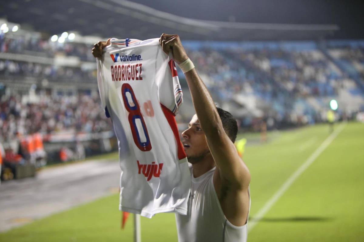 Edwin Rodríguez se sacó una espina y le mostró su camiseta a la hinchada del Motagua tras lograr el empate.
