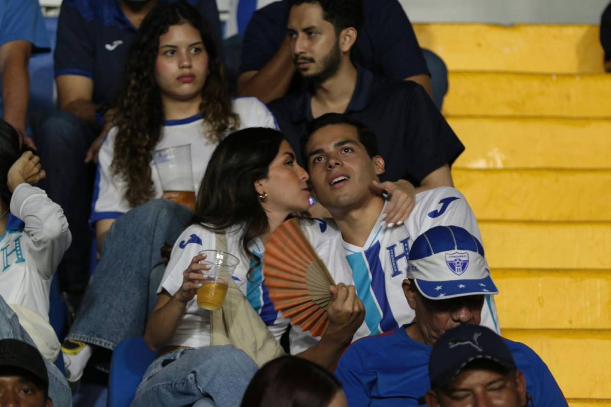 El club que vino a ver a Keyrol,  incómodo beso a Kervin y la de verde se robó las miradas