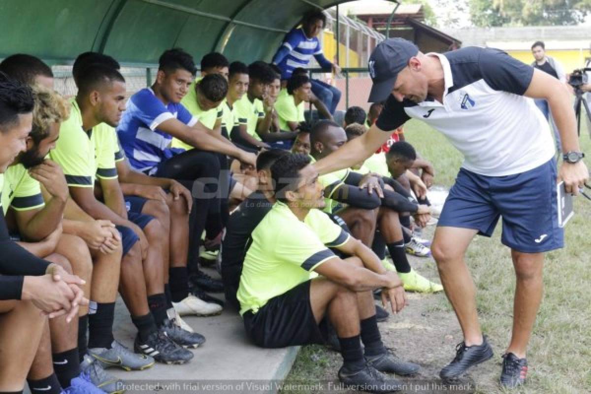 Fotos: 'El Palomo' le cambia el ánimo en su primer día a jugadores del Honduras