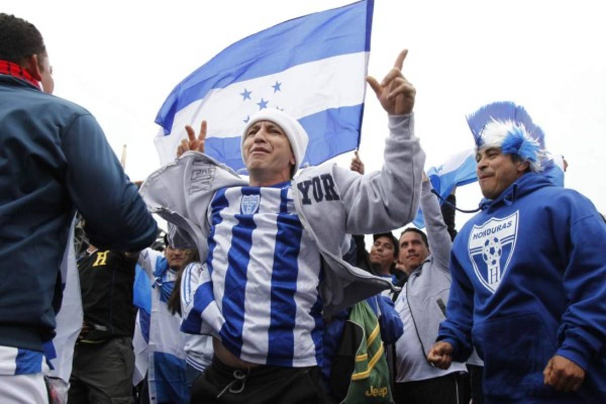 Curiosas: Las fotos que no viste por la TV del Honduras-USA