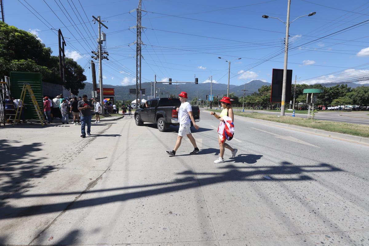 Bad Bunny ya hace del Olímpico de San Pedro Sula una fiesta que se estima sobrepase cualquier partido de eliminatoria mundialista