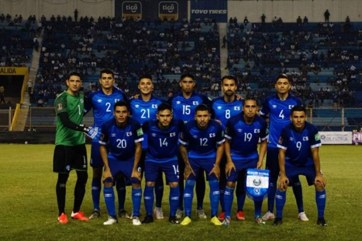 Los aficionados afuera del Cuscatlán, el cubano que llegó casi al entretiempo y la celebración de Alphonso Davies