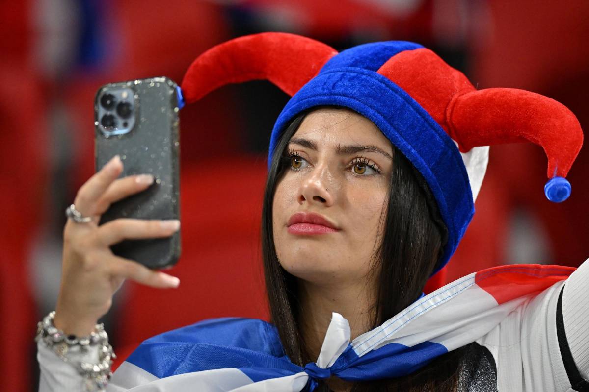 El reconocido DT que llegó a apoyar a Costa Rica, la charla Luis Enrique-Suárez y ¿quién era la preciosa tica en las gradas?