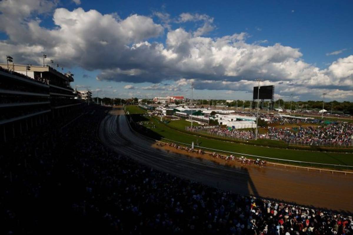 Lluvia de famosos y colorido en el Derby de Kentucky que ganó el puertorriqueño John Velázquez