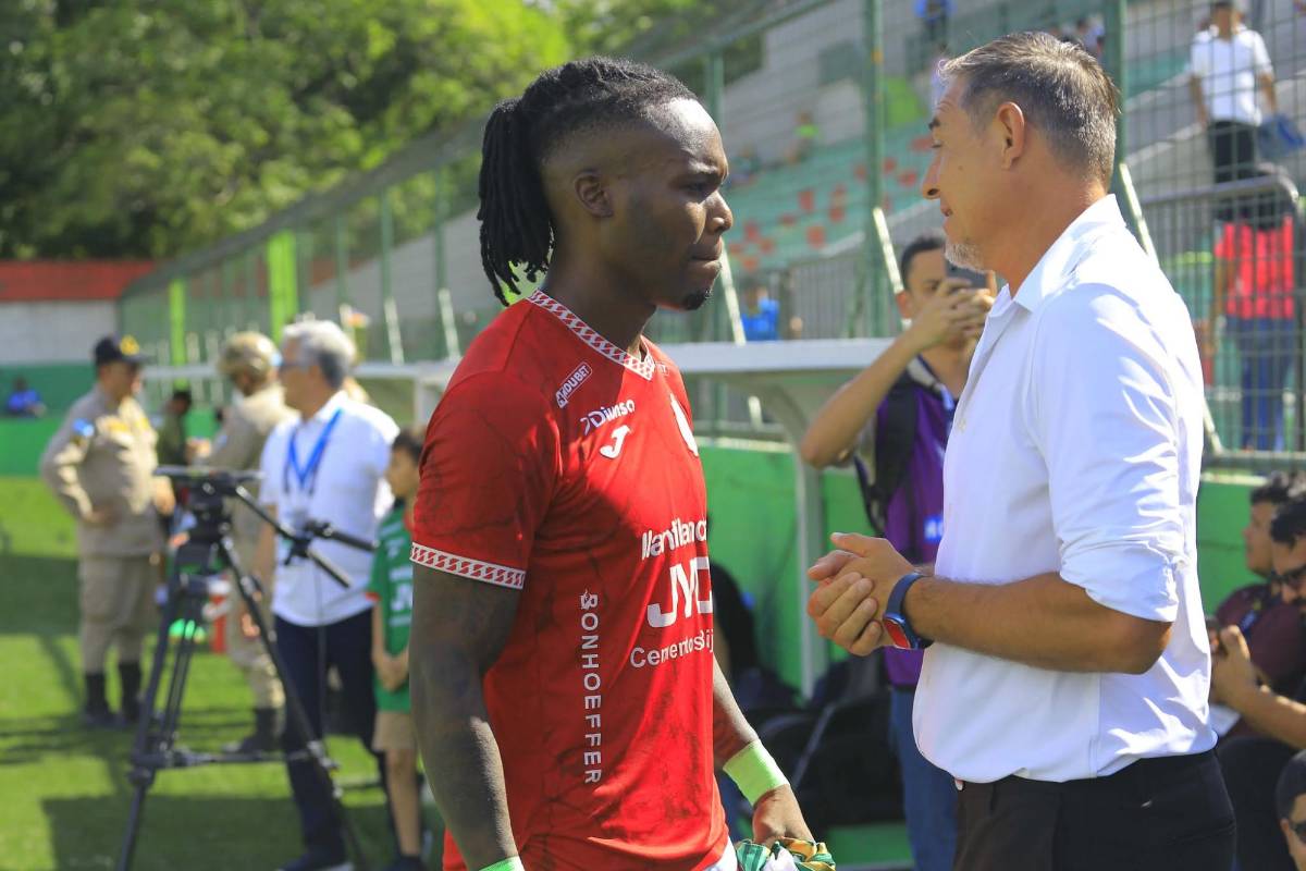 Tota Medina se encara con hincha y el árbitro, celebración a lo Cristiano Ronaldo y las chicas del Marathón que enamoraron