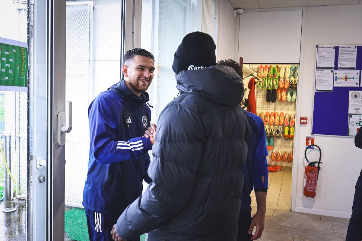 ¿Cómo luce? Alberth Elis reaparece y así lo recibieron sus compañeros del Girondins de Burdeos