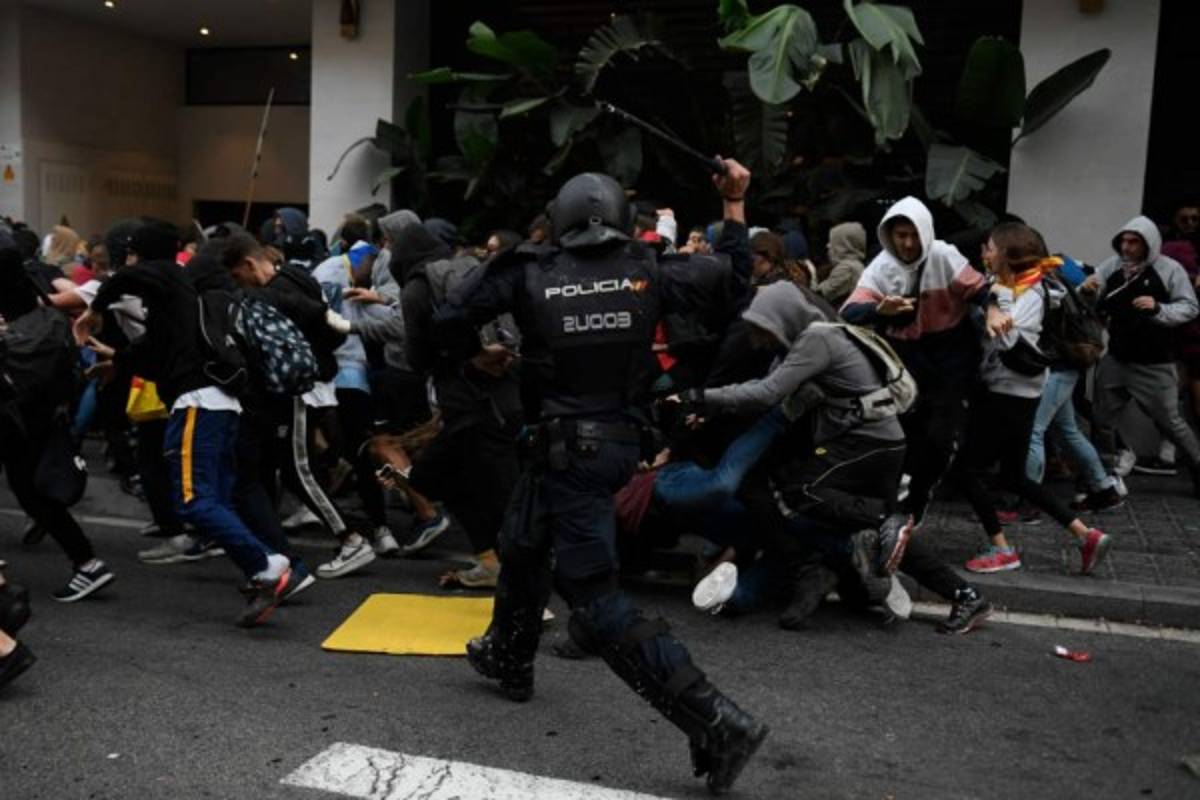La noche violenta que hubo en Barcelona: Más de 180 heridos por protestas independentistas