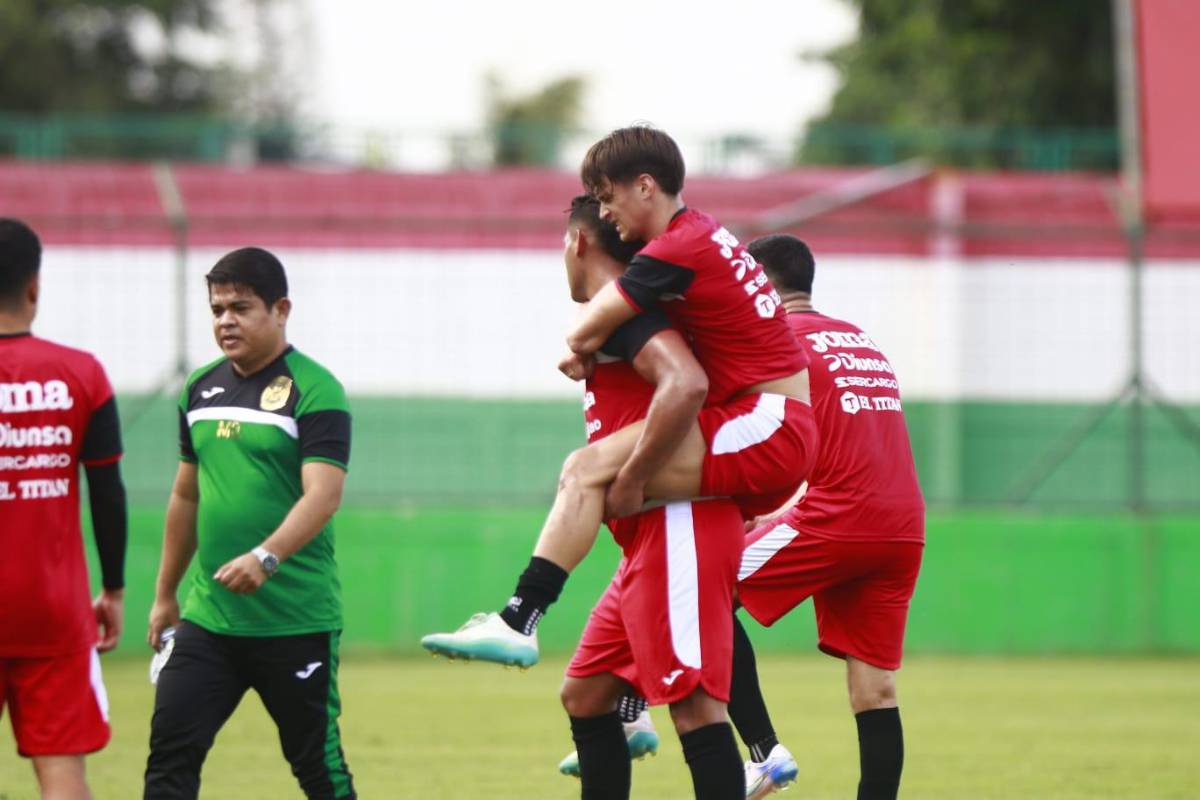 Marathón en alerta: Bruno Farioli sale lesionado y preocupa al Monstruo