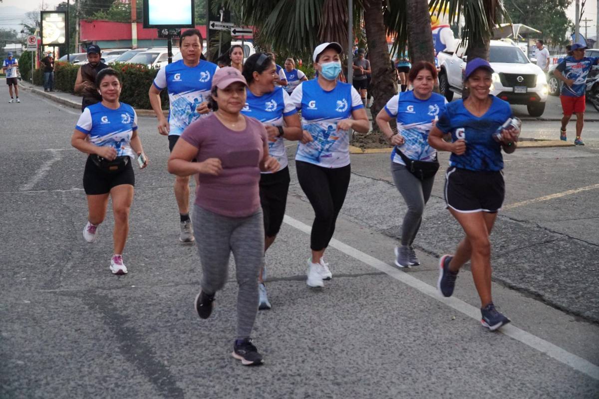 Primer bootcamp de la Maratón LA PRENSA inicia con gran aceptación: 300 corredores cumplieron con 5 km