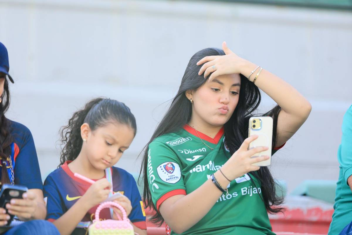 ¿Quién es la chica que robó suspiros en el Marathón vs Motagua? Así recibieron a la Tota Medina en la Cueva del Monstruo