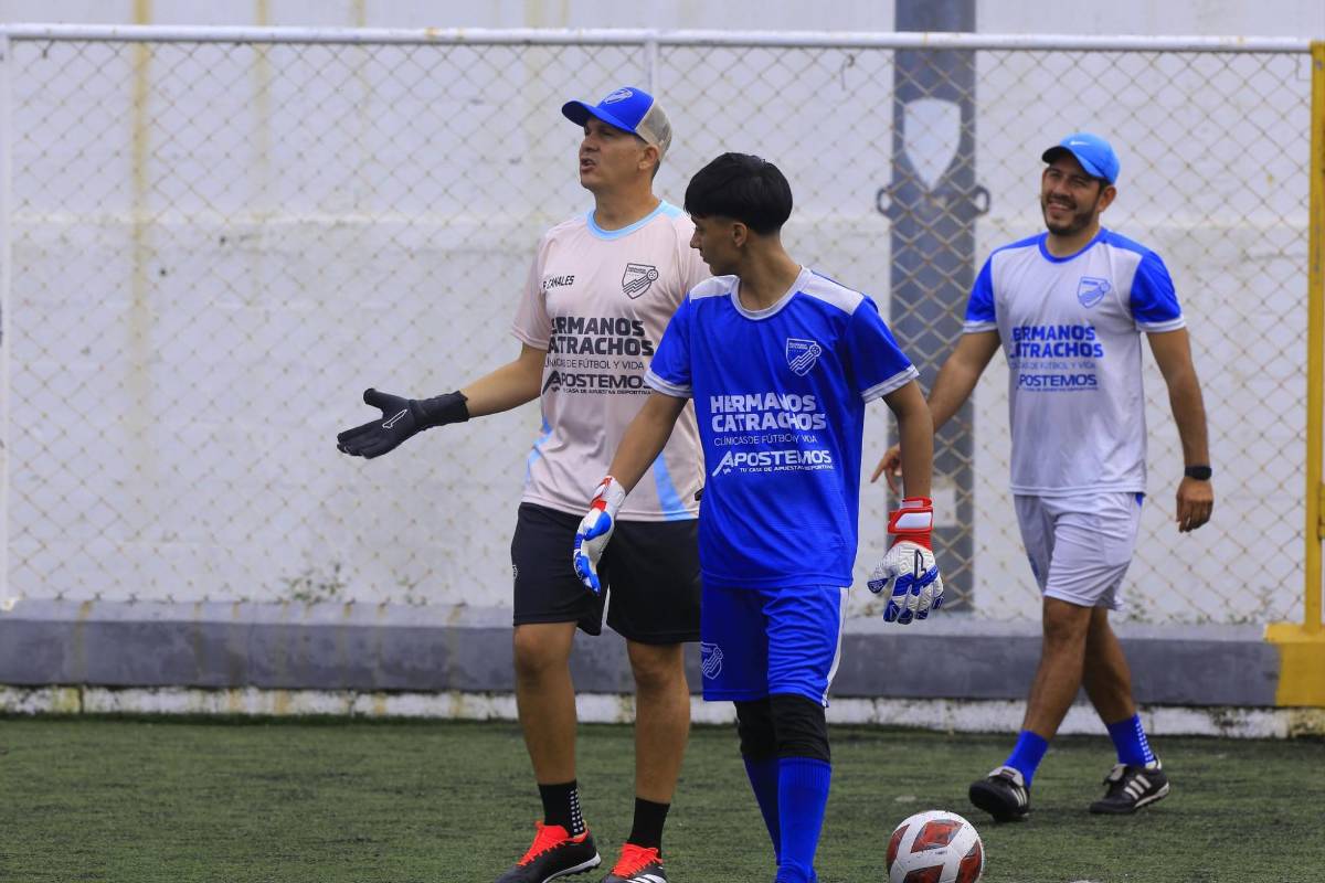 David Suazo, Wilson Palacios, Maynor Figueroa y otros exjugadores llevan vida y fútbol en las Clínicas Hermanos Catrachos
