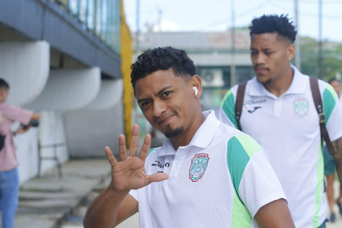 Platense luce el tifo más hermoso de la historia, el que llegó en moto y las mujeres que enamoran en Puerto Cortés