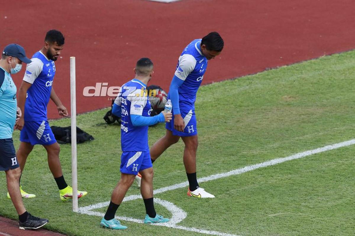 ¡La charla del Bolillo y buen ambiente! Las imágenes del primer entreno de Honduras de cara al amistoso con Colombia