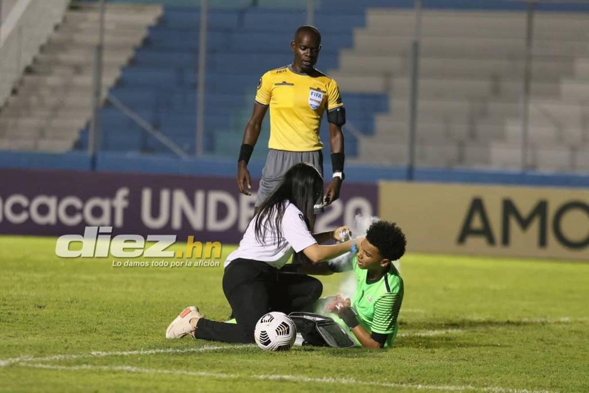 “Pónganla de delantera”, la guapa fisioterapeuta que se robó el “show” en el duelo entre Panamá y Aruba en el Nacional