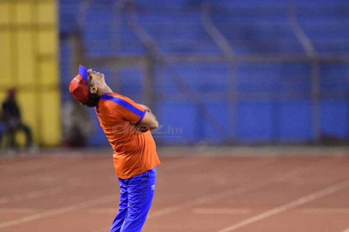 NO SE VIO EN TV: La máscara de Beckeles y la nueva cábala de Pedro Troglio