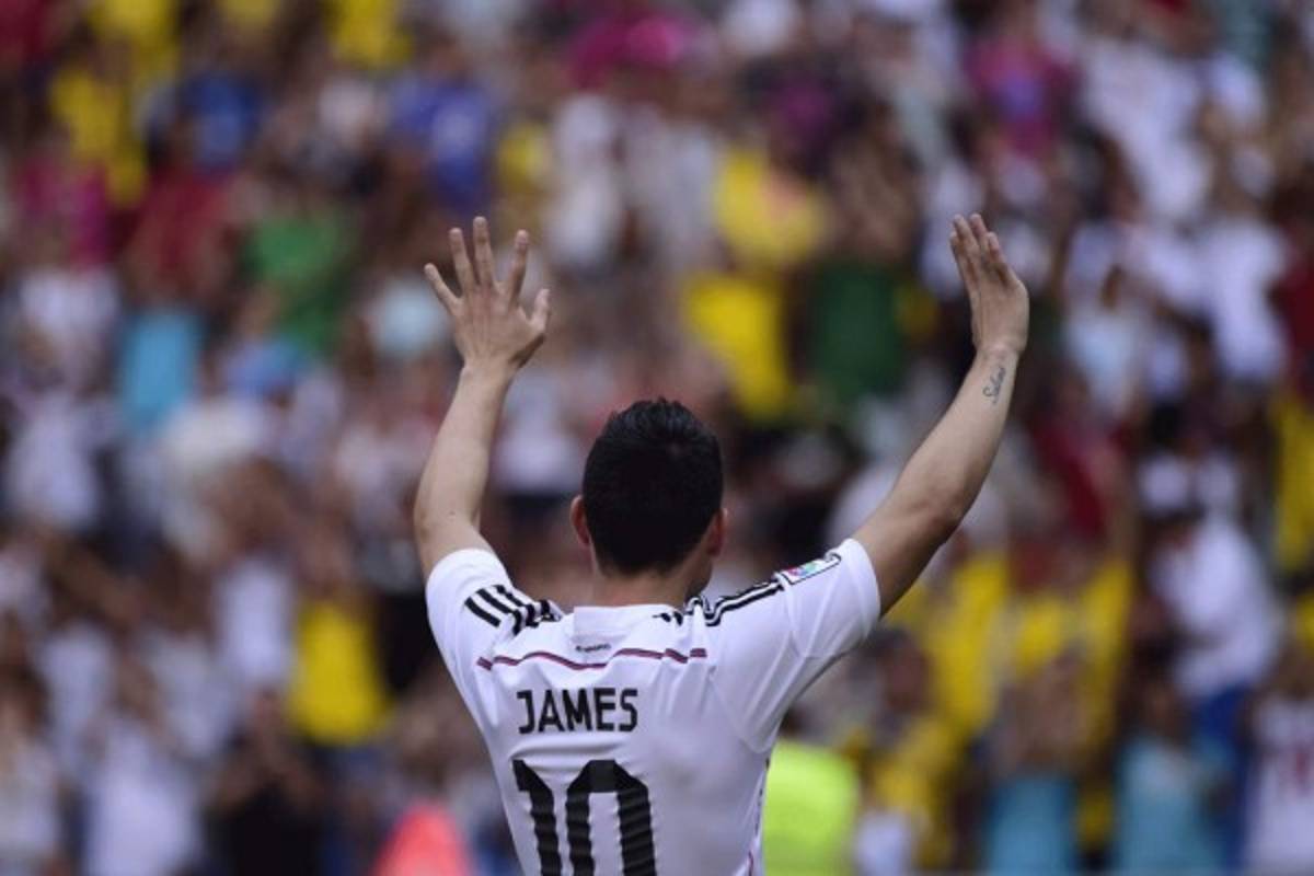 James Rodríguez fue presentado por Real Madrid ante 20 mil aficionados.