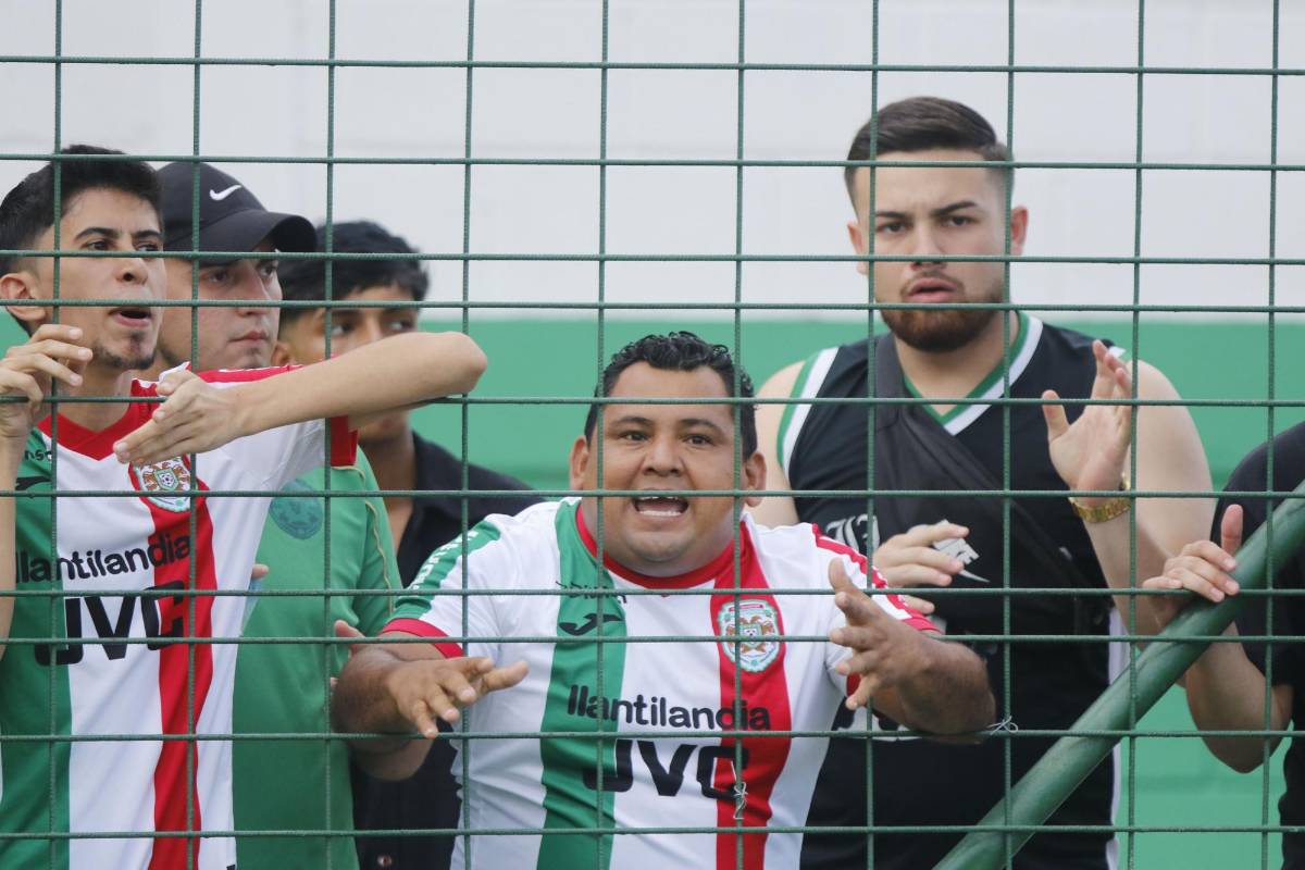 Tremendo diluvio en el Nacional, enfado de los aficionados de Marathón, jugador en muletas, bellas chicas y DT en aprietos