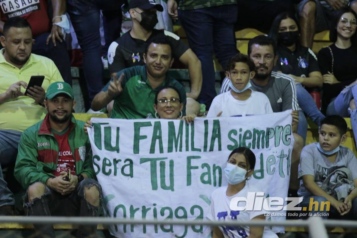 Lo que no viste en TV: El tierno abrazo de Troglio con unos niños, bellas chicas y Diego Vázquez en la doble cartelera en el Nacional